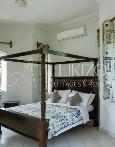 Bar & Restaurant at Likizo Cottages
